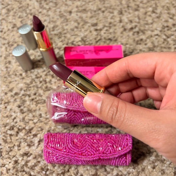 Mary Kay Black Raspberry Lipstick Set - Picture 2 of 3